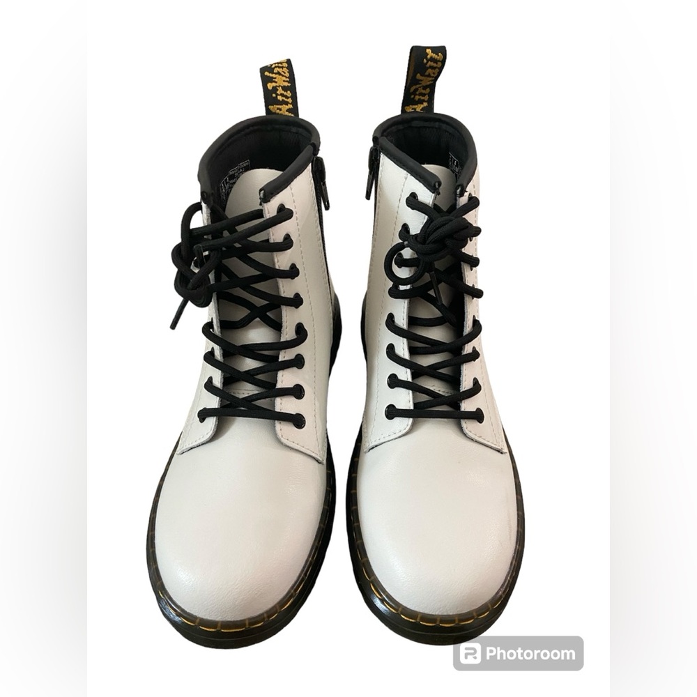 NWOT Doc Martens  Zavala White Combat Boots Lace Up White